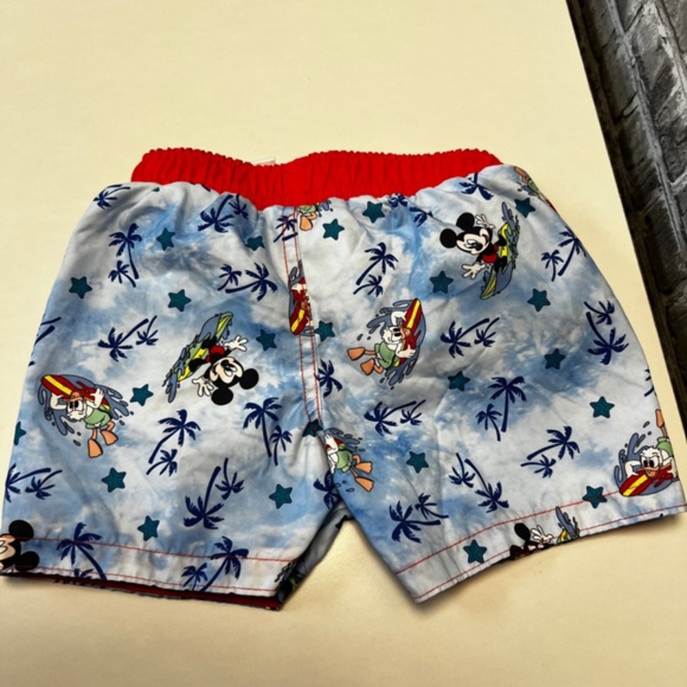Mickey Mouse - Picture 5 of 6